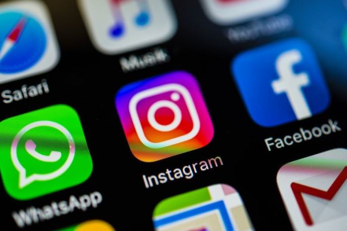 Facebook Instagram WhatsApp