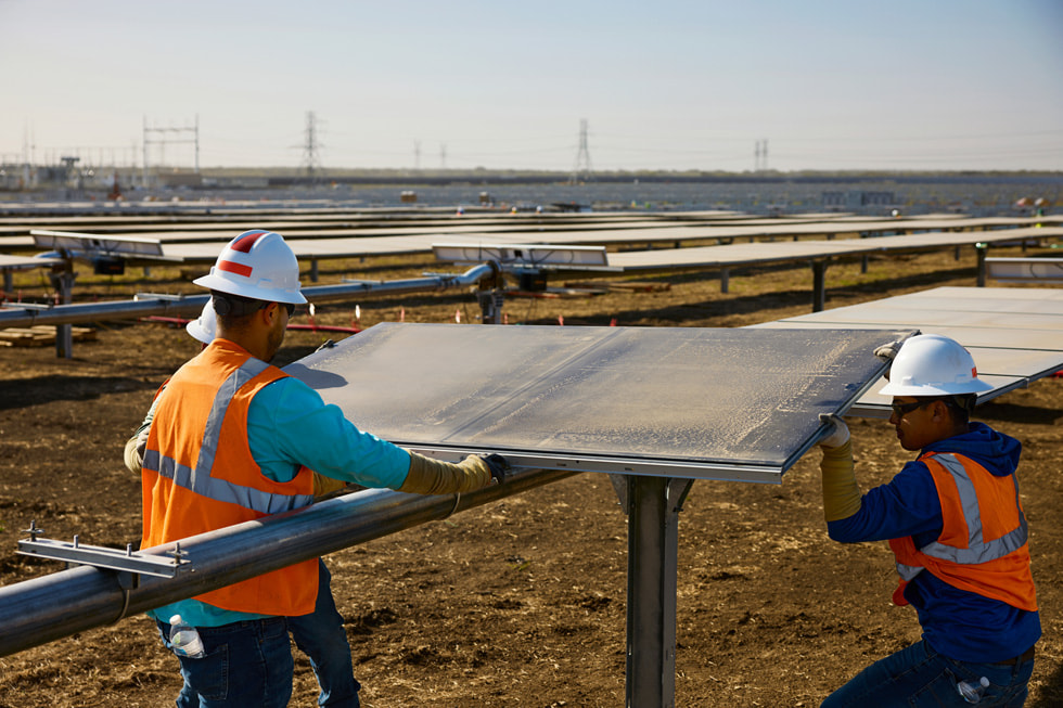 Apple-renewable-energy-Radian-Solar-panel-install_big_carousel